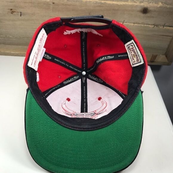 Chicago Bulls Hat Mitchell and Ness - Picture 3 of 7